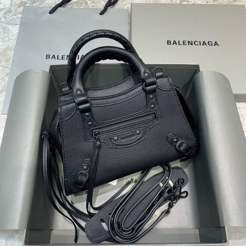 Ba*len*cia*ga classic city bags
